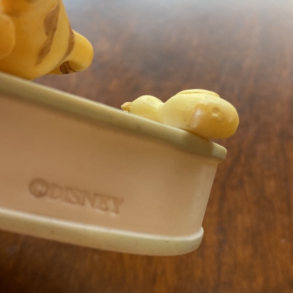 Disney Winnie the Pooh Alphabet Tigger Letter D - Picture 5 of 6